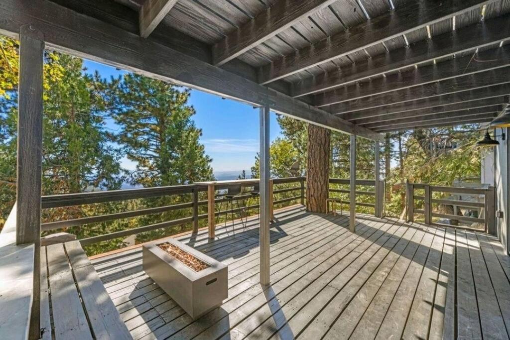 Updated Mountain Cabin Retreat With 180 Views Off Deck And Balcony Running Springs Экстерьер фото